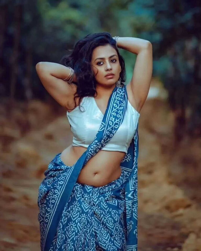 Ranjani ramesh spicy navel and belly button exposed in saree ...