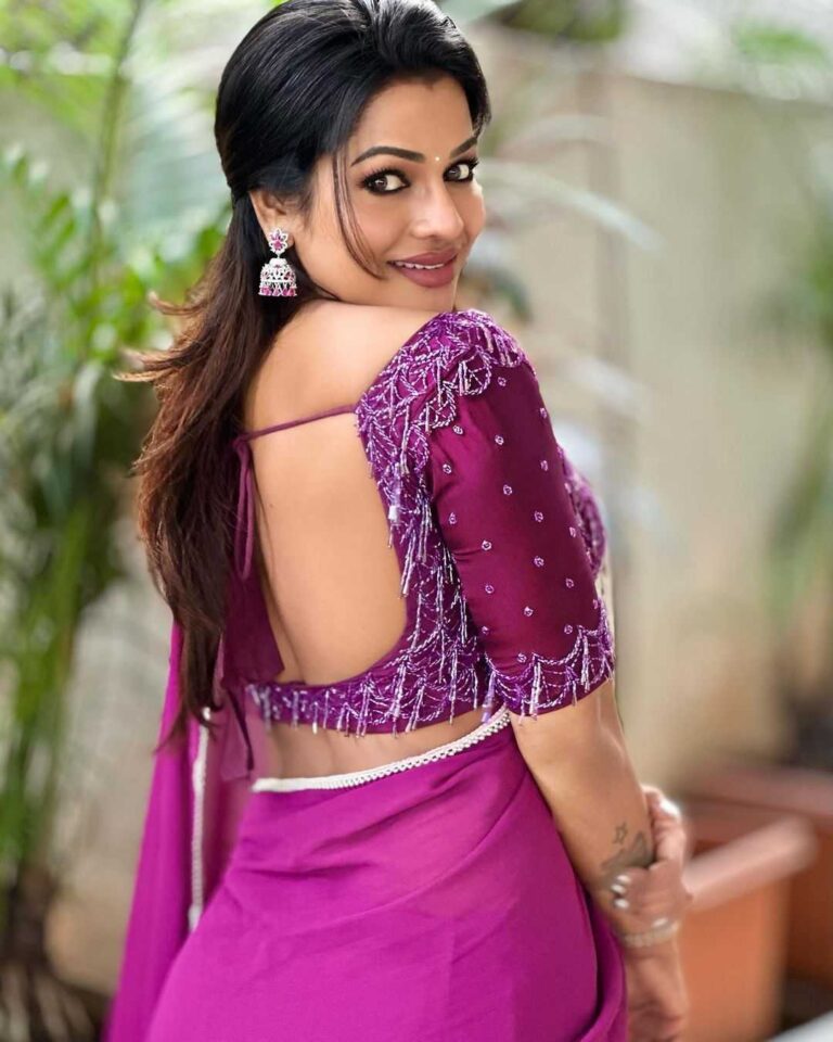 Leesha eclairs looks hot in bare back saree photo sets.. - glamsundari.in