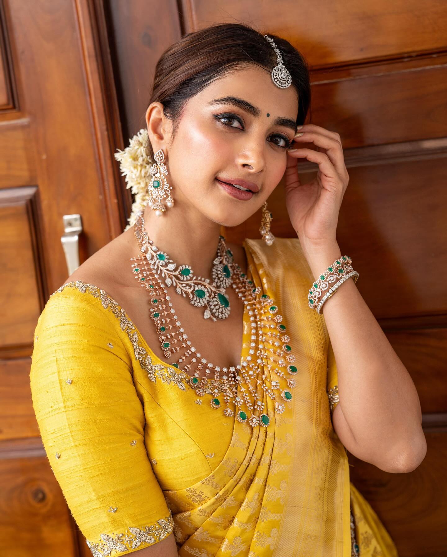 Pooja Hegde Cute Cleavage Exposed In Yellow Bare Back Saree
